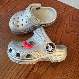 Toddler crocs